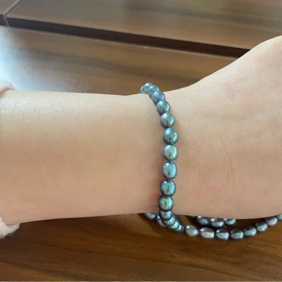 HOST PICK⭐️Purple Pearl necklace & Bracelet set 🤍🤍 Handcrafted Quality ✨ - Picture 5 of 6